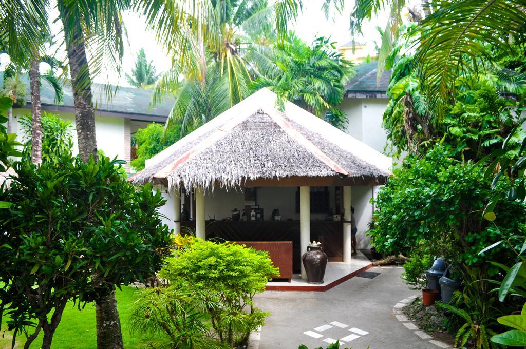 Tonglen Beach Resort Balabag  Esterno foto